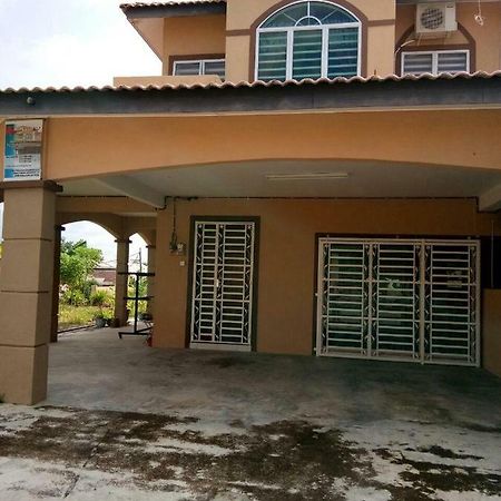 Homestay Al Musafirin Kuala Kangsar Luaran gambar